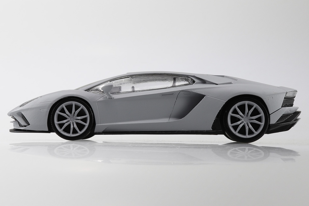 1/32 Lamborghini Aventador S Pearl white
