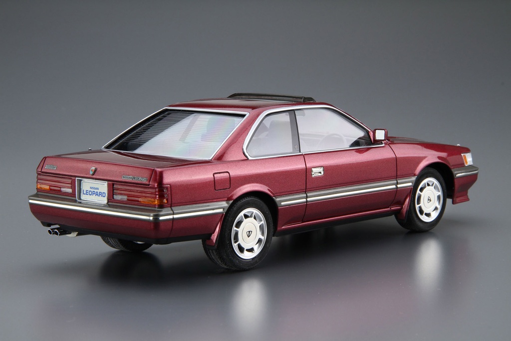 1/24 NISSAN UF31 LEOPARD 3.0 Ultima '86