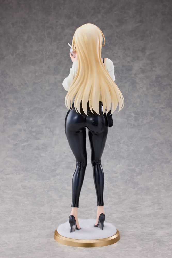 Aoi Koigakubo Illustrated by Fujiko Leather Pants Deluxe Edition