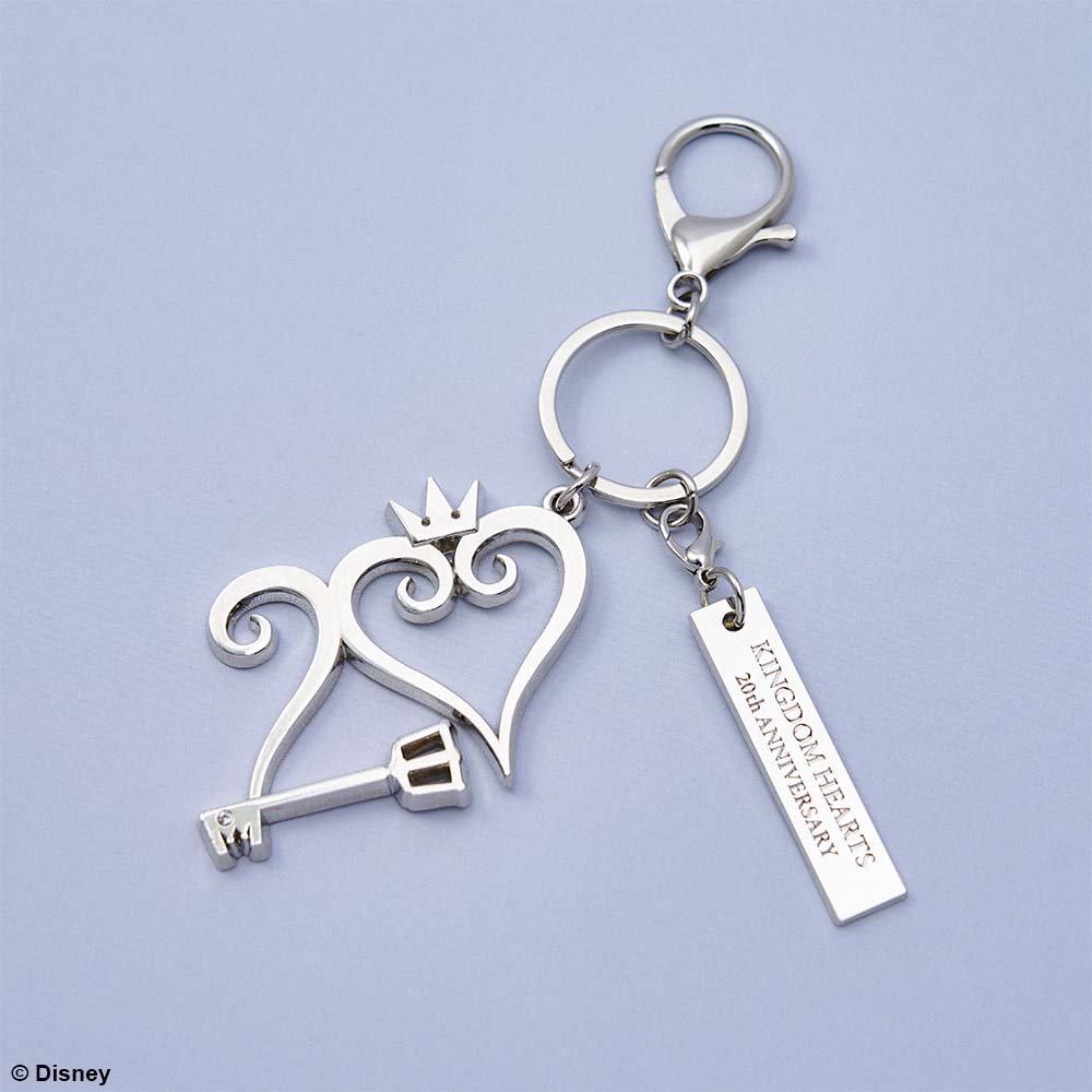 KINGDOM HEARTS 20TH ANNIVERSARY METAL KEYCHAIN