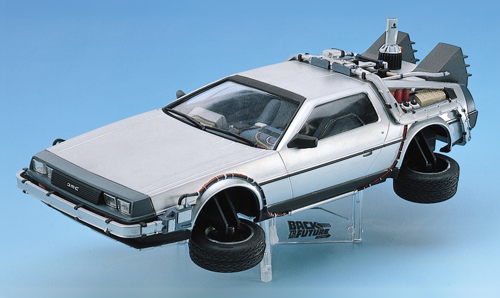 1/24 BACK TO THE FUTURE DELOREAN from PART II