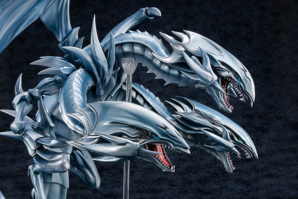 Yu-Gi-Oh! BLUE-EYES ULTIMATE DRAGON