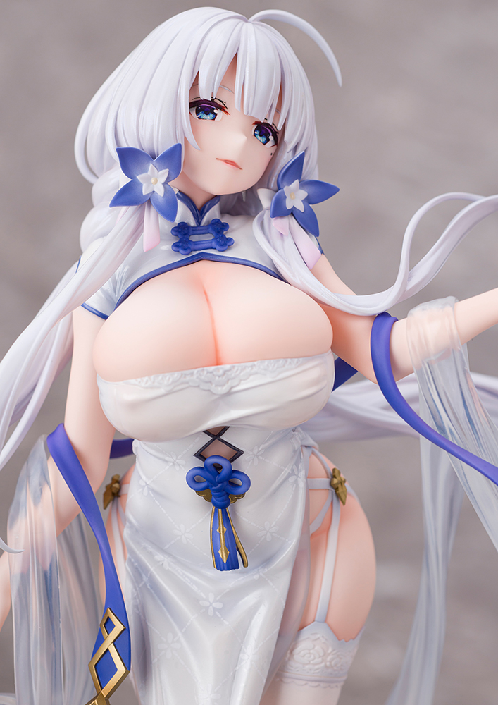 Azur Lane Illustrious Maiden Lily's Radiance Ver. 1/7 Complete Figure