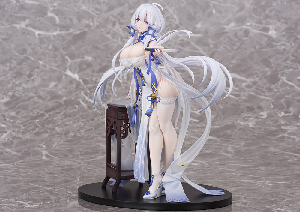 Azur Lane Illustrious Maiden Lily's Radiance Ver. 1/7 Complete Figure