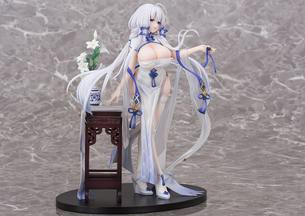 Azur Lane Illustrious Maiden Lily's Radiance Ver. 1/7 Complete Figure