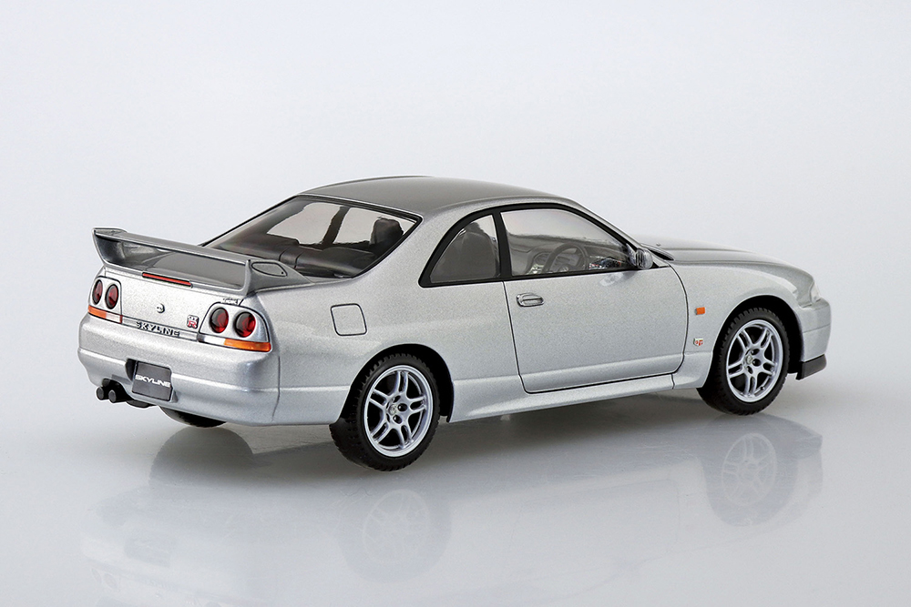 1/32 NISSAN R33 SKYLINE GT-R (SONIC SILVER)