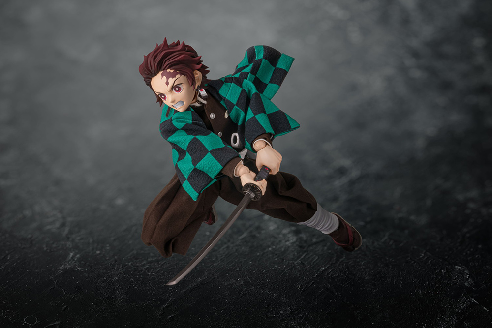 Demon Slayer: Kimetsu no Yaiba Tanjiro Kamado 1/6 Scale Action Figure