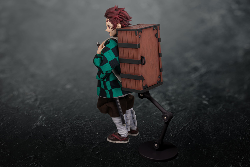 Demon Slayer: Kimetsu no Yaiba Tanjiro Kamado 1/6 Scale Action Figure