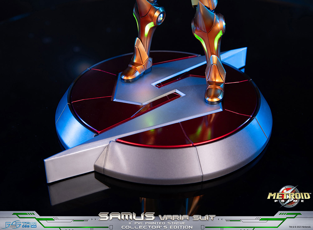 METROID PRIME™ - SAMUS VARIA SUIT PVC (COLLECTOR'S EDITION)