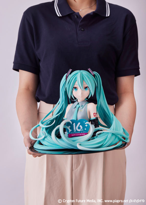 Hatsune Miku 16th Anniversary Bust Figure