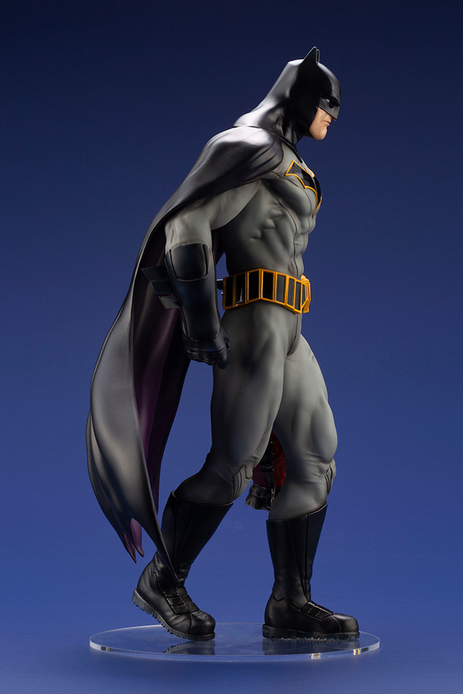 BATMAN: LAST KNIGHT ON EARTH BATMAN ARTFX STATUE