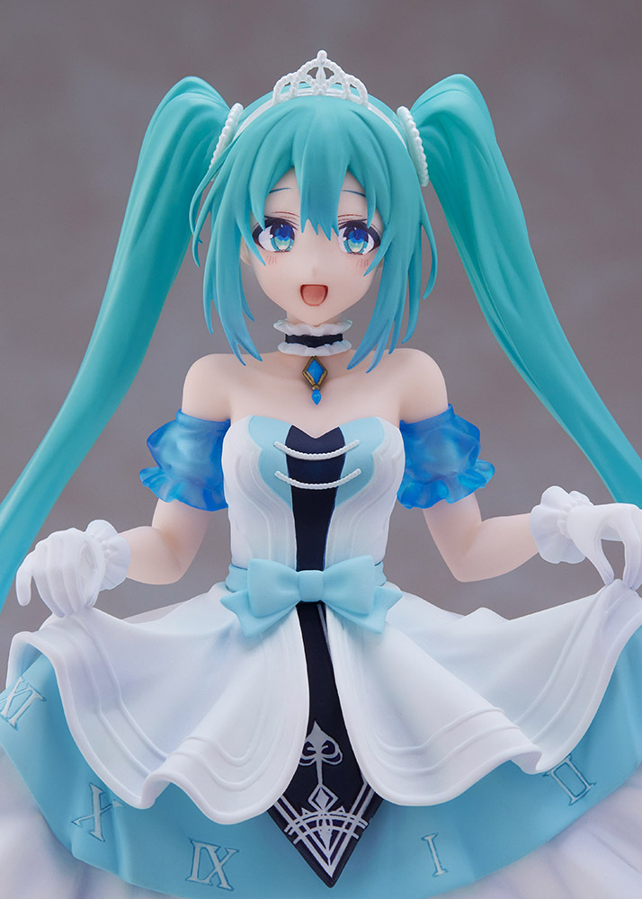 Hatsune Miku Wonderland Figure - Cinderella