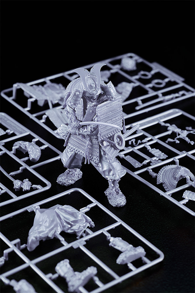 PLAMAX 1/12 Kamakura Period Armored Warrior: Silver Color Edition