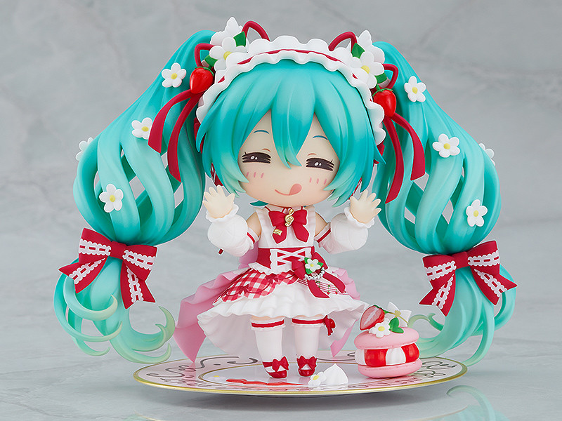 Nendoroid Hatsune Miku: 15th Anniversary Ver. (re-run)