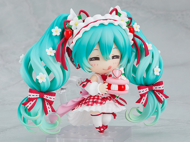 Nendoroid Hatsune Miku: 15th Anniversary Ver. (re-run)