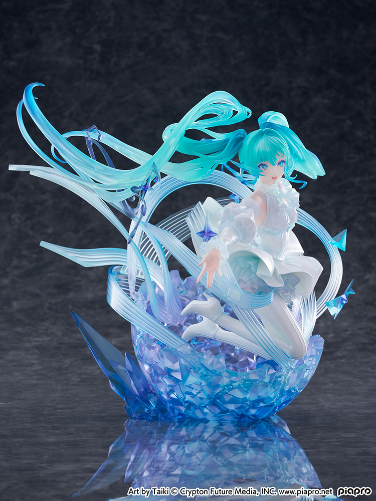 Hatsune Miku -Crystal Dress Ver.- 1/7 Scale Figure