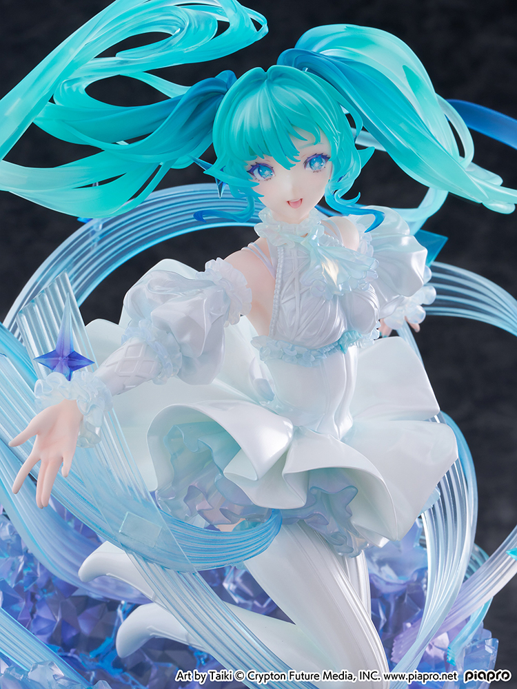 Hatsune Miku -Crystal Dress Ver.- 1/7 Scale Figure